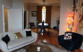 appartement entièrement rénové de 100 M2 à 2 pas de la plage