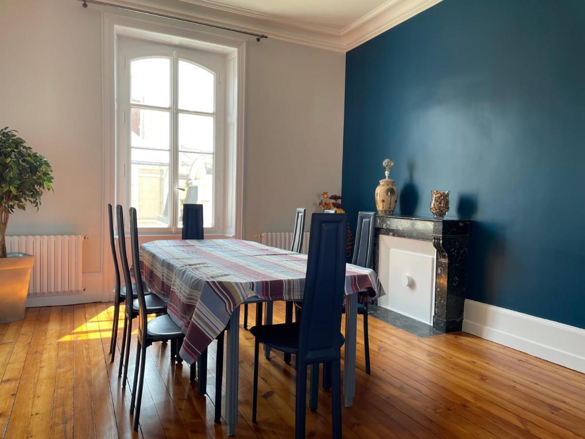 appartement entièrement rénové de 100 M2 à 2 pas de la plage Les Sables-dʼOlonne Extérieur photo
