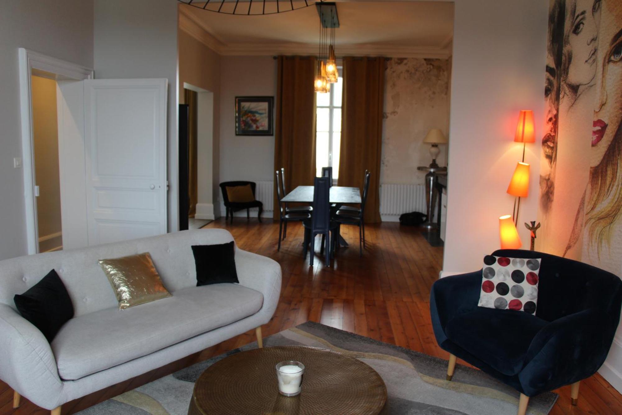 appartement entièrement rénové de 100 M2 à 2 pas de la plage Les Sables-dʼOlonne Extérieur photo